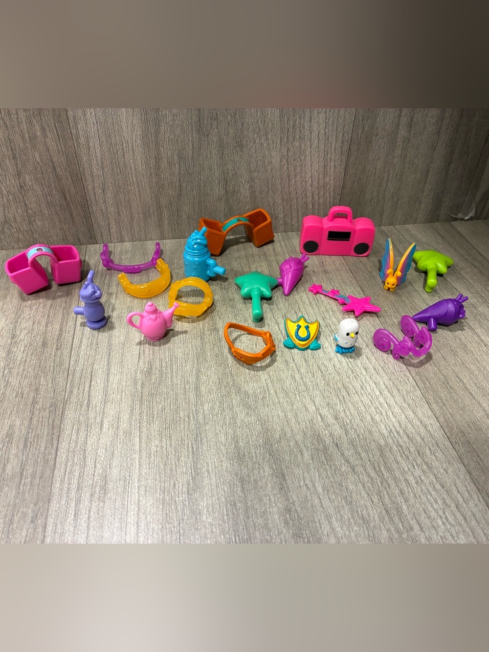 Girl Toy Accessory Lot (May be my little pony)
